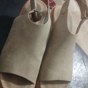 Elegant Tan Women's Sandals